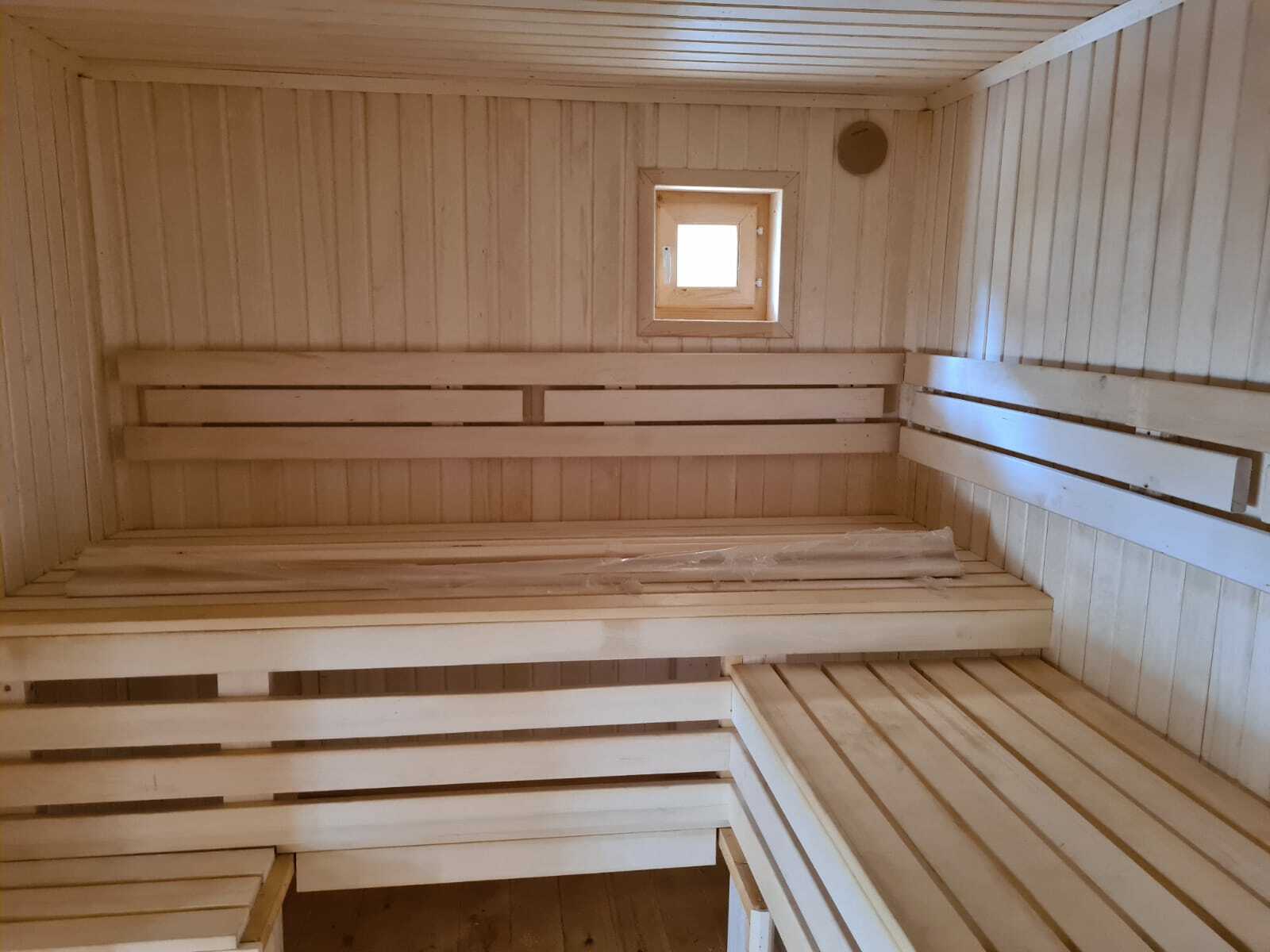 БАНЯ ИЗ БРУСА 6×9 «Б54» (95 кв.м., 2 этажа, 6 на 9, с большой террасой, панорамными окнами и санузлом) — фото 3